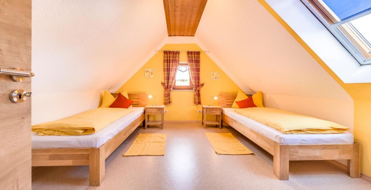 Bartlhof-Ferienwohnungen-Zimmer 布尔格伦根费尔德 外观 照片