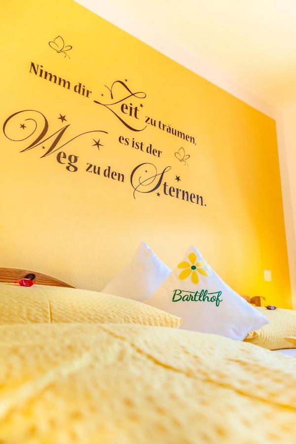 Bartlhof-Ferienwohnungen-Zimmer 布尔格伦根费尔德 外观 照片